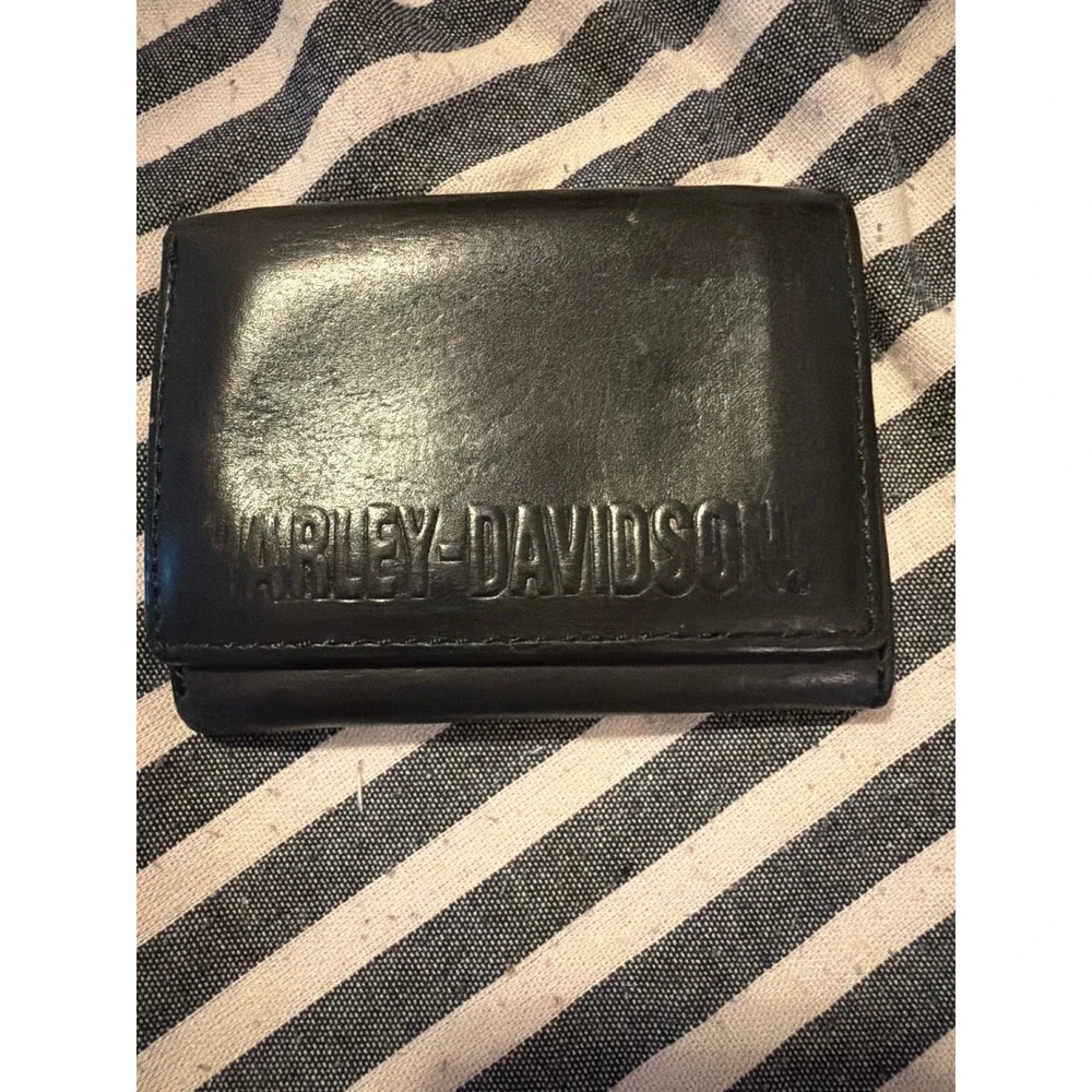 Harley-Davidson Mens Black Full Grain Leather Trifold Wallet 99450-06V Embossed
